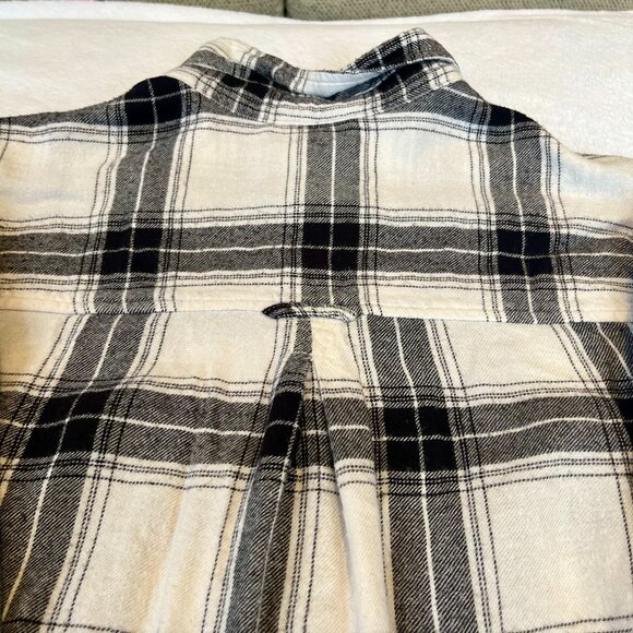 American Eagle, Boyfriend-Fit Black & White Plaid Button-Down, Size M - Picture 5 of 11